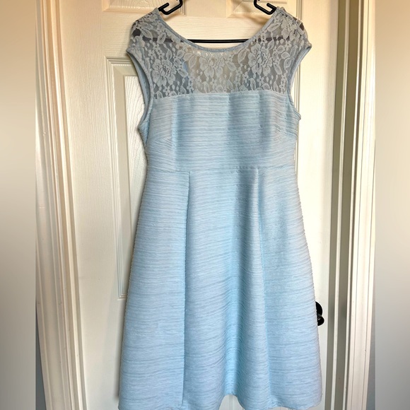 Maternity Dress - Picture 3 of 4